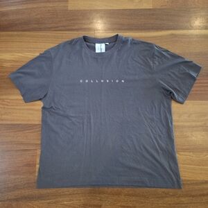 Collusion Men's T-Shirt Dark Gray Charcoal Pink Spelled Out Front Mens 2XL XXL